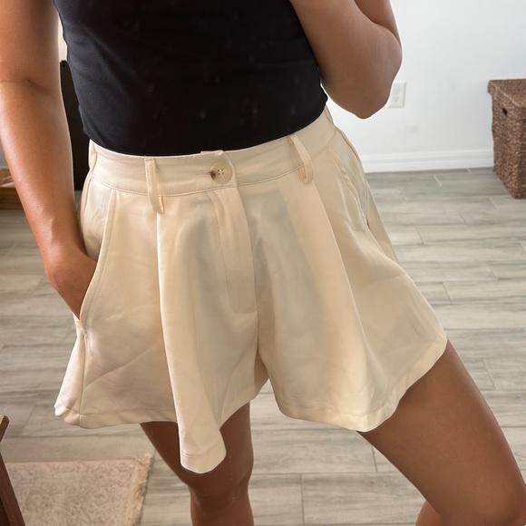 Cream Shorts Bermudas Skorts High Waist / Size S - Picture 5 of 14